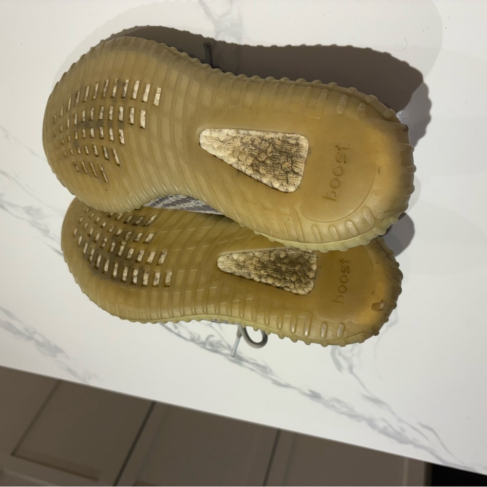 Men’s Yeezy Style Boost 350 V2, Size 11. - Picture 3 of 3